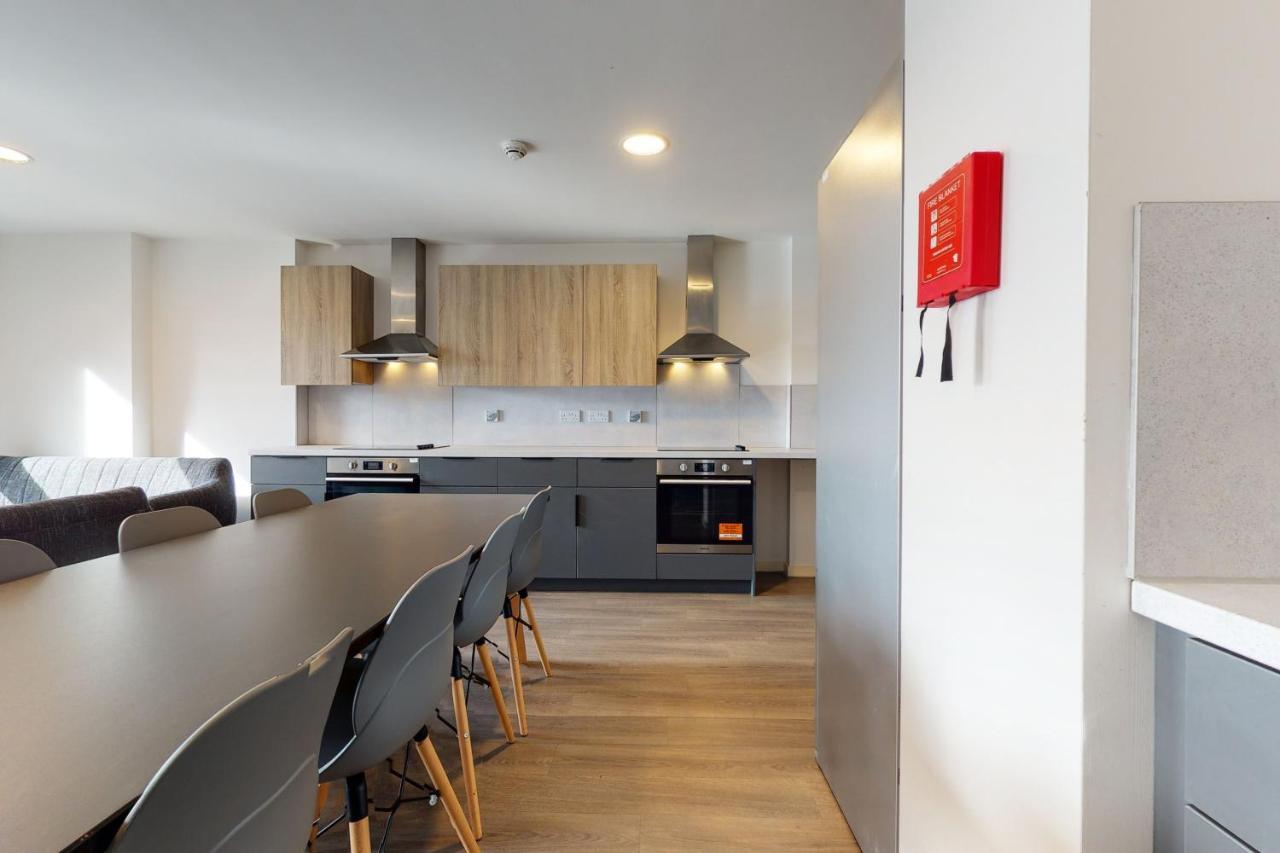 Private Bedrooms With Shared Kitchen, Studios And Apartments At Canvas Glasgow Near The City Centre For Students Only Exterior photo
